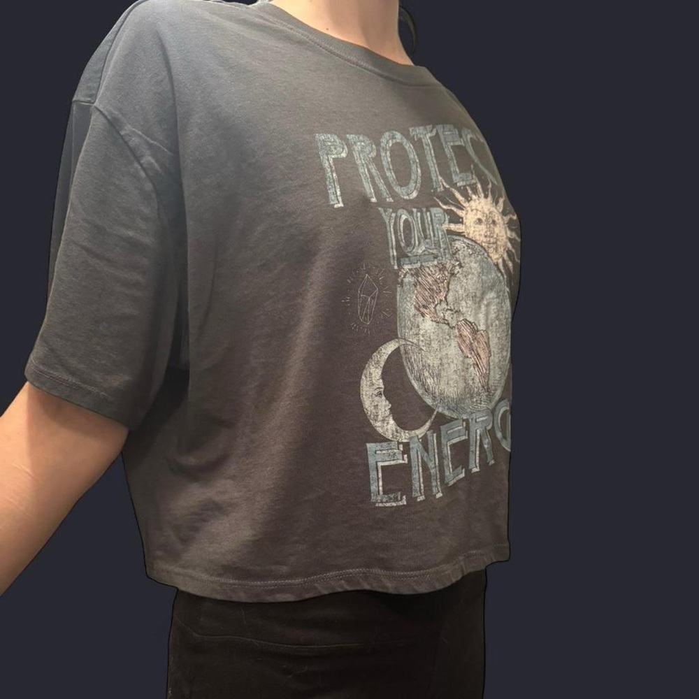 Pretty Rebel / “Protect Your Peace” Crop / Grey / Sun & Moon graphic / Size M
